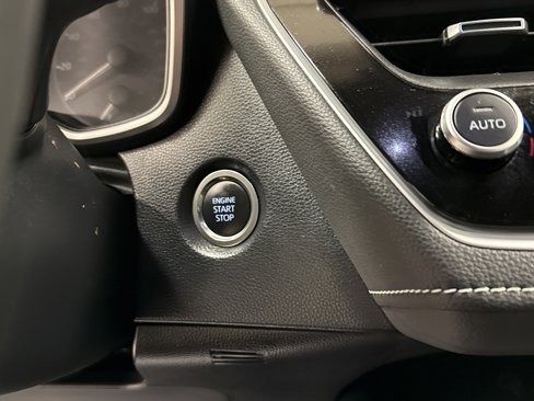 Used 2025 Toyota Corolla SE image 11