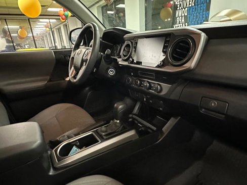 Used 2022 Toyota Tacoma SR5 image 35