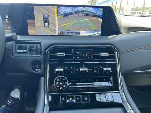 Used 2025 Nissan Armada PRO-4X image 13