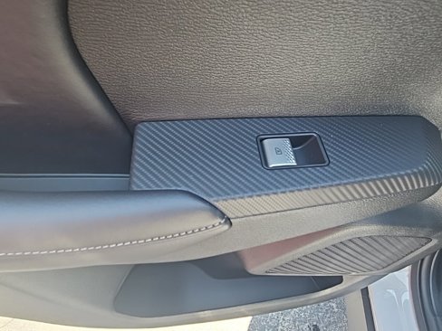 New 2025 Mitsubishi Outlander SE image 35