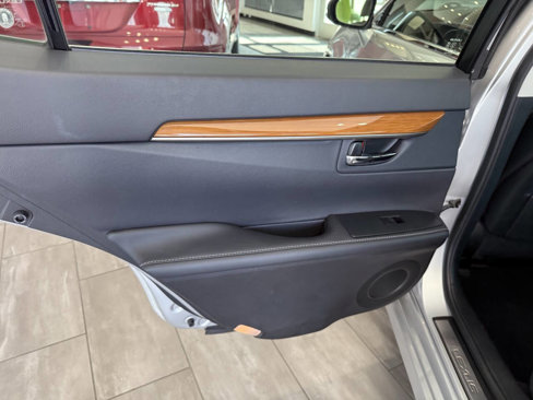 Used 2014 Lexus ES 300h image 37