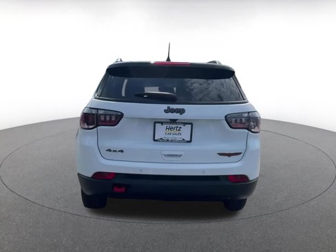 Used 2025 Jeep Compass Trailhawk image 12