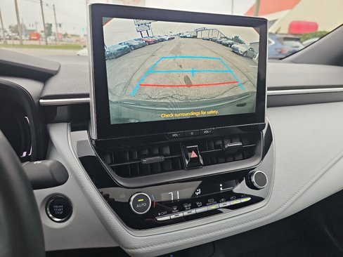 Used 2025 Toyota Corolla SE w/ SE Premium Package image 17