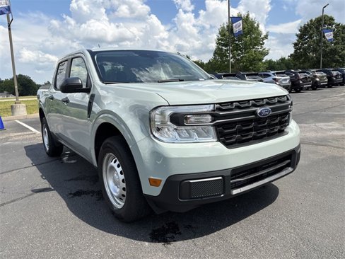 Used 2024 Ford Maverick XL image 2