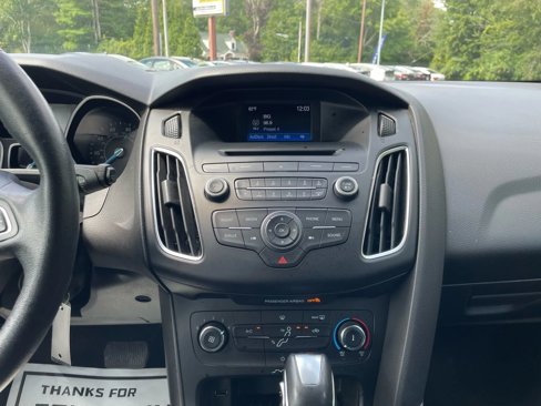 Used 2016 Ford Focus SE w/ Equipment Group 201A image 19