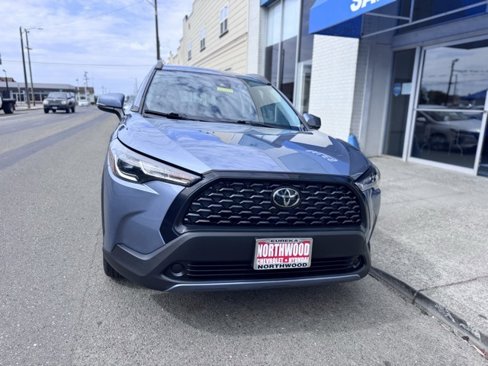 Used 2022 Toyota Corolla Cross LE image 3