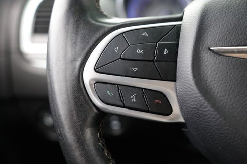 Used 2019 Chrysler 300 Limited image 27