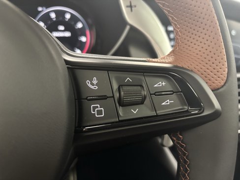 New 2025 Alfa Romeo Giulia AWD w/ Driving Assist Package image 23