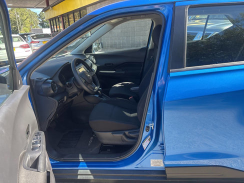 Used 2023 Nissan Kicks S image 9