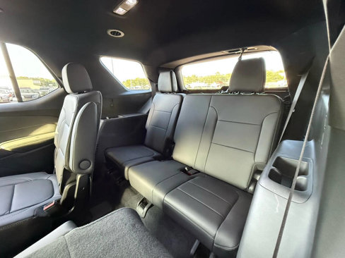 Used 2023 Chevrolet Traverse LT w/ LT Premium Package image 35