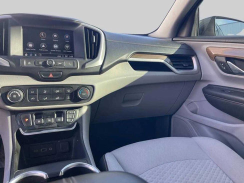 Used 2018 GMC Terrain SLE image 28