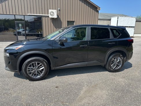 Used 2023 Nissan Rogue S image 9