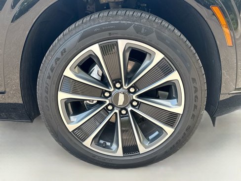 New 2026 Cadillac Vistiq Sport image 32