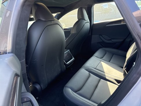 Used 2022 Tesla Model S image 2
