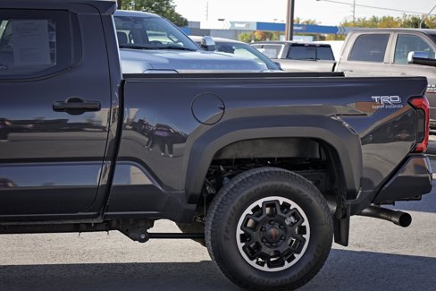 Used 2024 Toyota Tacoma TRD Off-Road image 9
