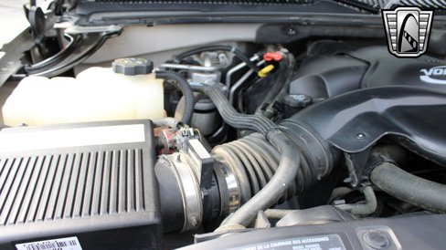 Used 2005 Cadillac Escalade AWD image 10