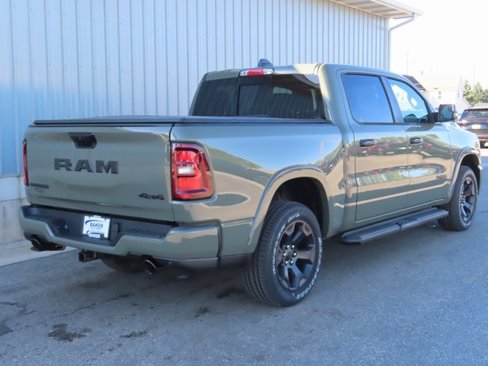 New 2026 RAM 1500 4x4 Crew Cab image 3