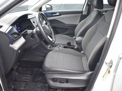 Used 2022 Volkswagen Taos SE image 9