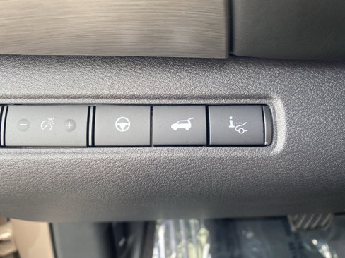 New 2025 Nissan Pathfinder Platinum w/ Cargo Package image 15