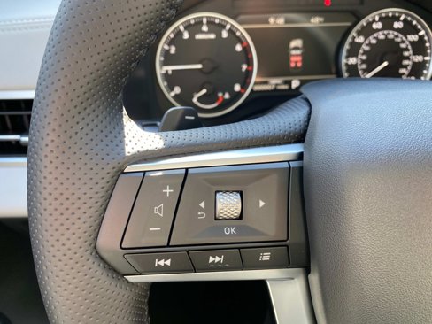 New 2025 Mitsubishi Outlander SE image 16