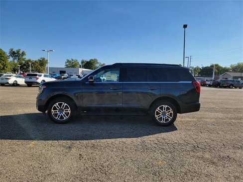 New 2025 Ford Expedition Active image 8
