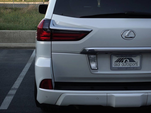 Used 2016 Lexus LX 570 4WD image 21