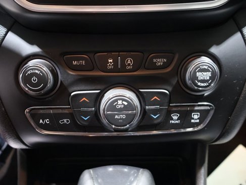Used 2019 Jeep Cherokee Trailhawk w/ Comfort/Convenience Group image 34