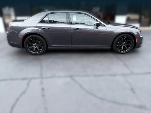 Used 2019 Chrysler 300 S image 6