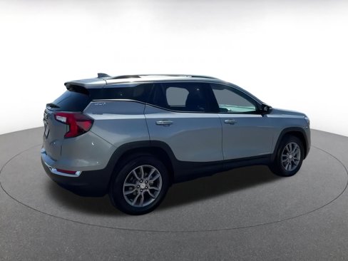 Used 2024 GMC Terrain SLT image 15