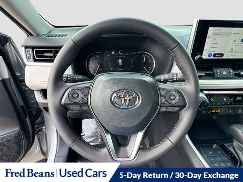 Used 2025 Toyota RAV4 XLE Premium image 11