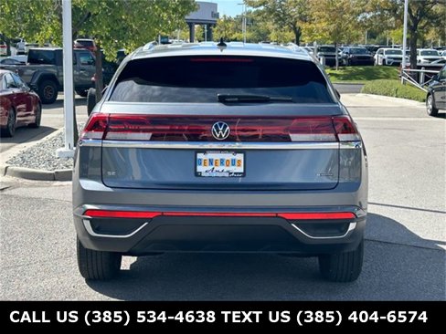 Used 2024 Volkswagen Atlas Cross Sport SE image 4