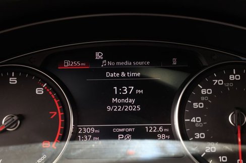 Used 2022 Audi A4 2.0T Premium image 49