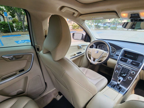 Used 2016 Volvo XC60 T5 Premier w/ Proximity Package image 21
