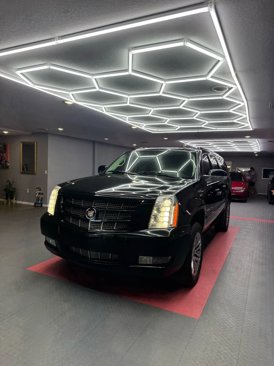 Used 2014 Cadillac Escalade ESV Premium image 3