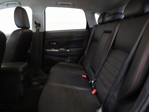 Used 2024 Mitsubishi Outlander Sport SE image 27