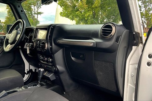 Used 2018 Jeep Wrangler Unlimited Sport image 13