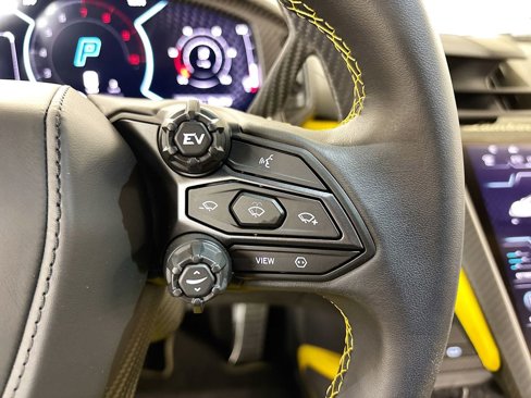 Used 2024 Lamborghini Revuelto image 22