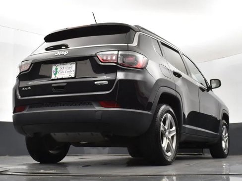 Used 2024 Jeep Compass Latitude image 13