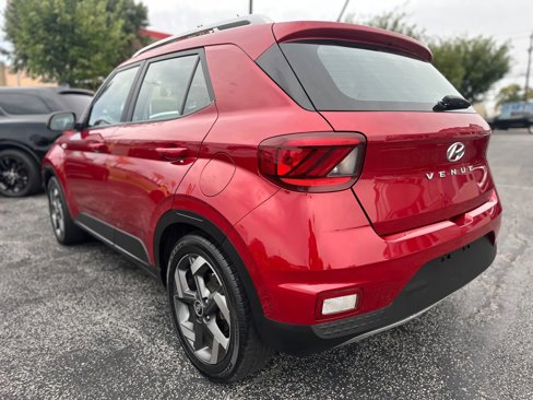 Used 2023 Hyundai Venue SEL image 8