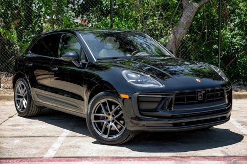 Used 2024 Porsche Macan w/ Premium Plus Package image 9