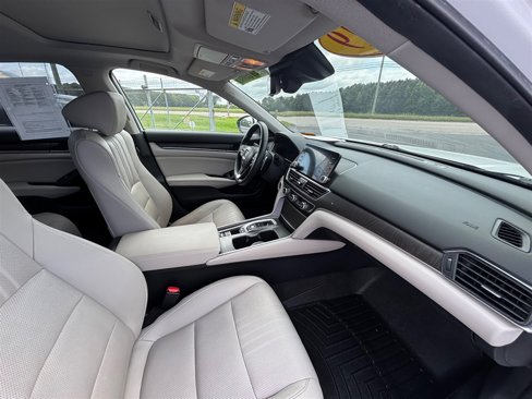 Used 2019 Honda Accord Touring image 38
