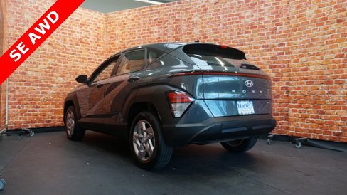 Used 2024 Hyundai Kona SE image 5