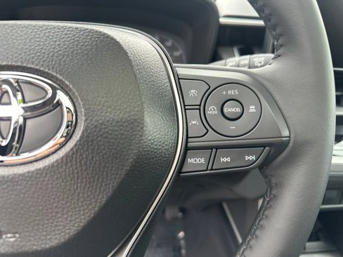 Certified 2025 Toyota Corolla Cross LE image 12