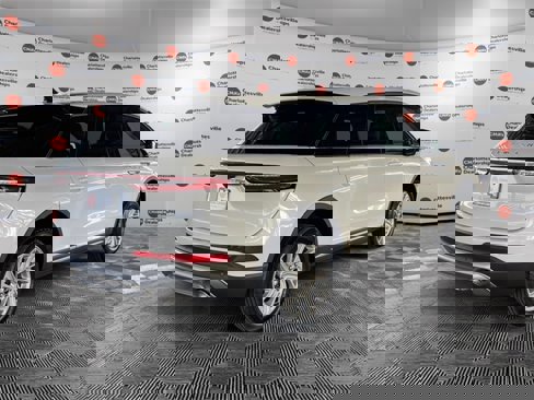 New 2025 Lincoln Corsair AWD image 5