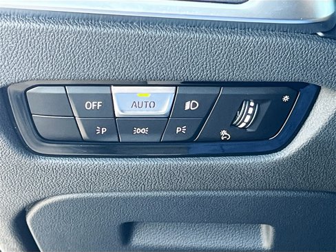 Used 2022 BMW 230i Coupe w/ Premium Package image 10