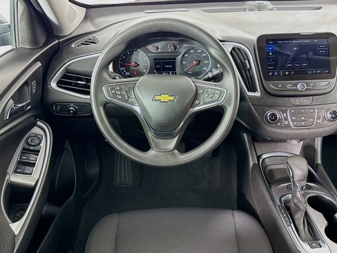 Used 2025 Chevrolet Malibu LT image 16