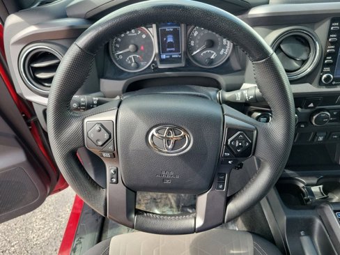 Used 2023 Toyota Tacoma TRD Off-Road image 24