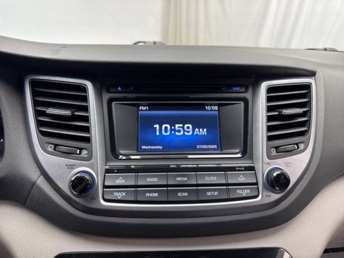 Used 2017 Hyundai Tucson SE image 18