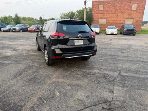 Used 2017 Nissan Rogue S image 10