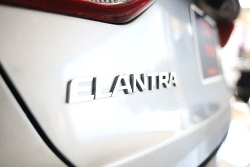 Used 2018 Hyundai Elantra SEL image 12